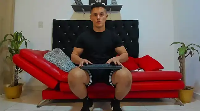 Snapshot of julian_wallace chatting on February 13, 2025, 11:04 pm julian wallace online show from February 13, 2025, 11:04 pm