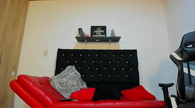 Snapshot of julian_wallace chatting on March 5, 2025, 12:05 am julian wallace online show from March 5, 2025, 12:05 am