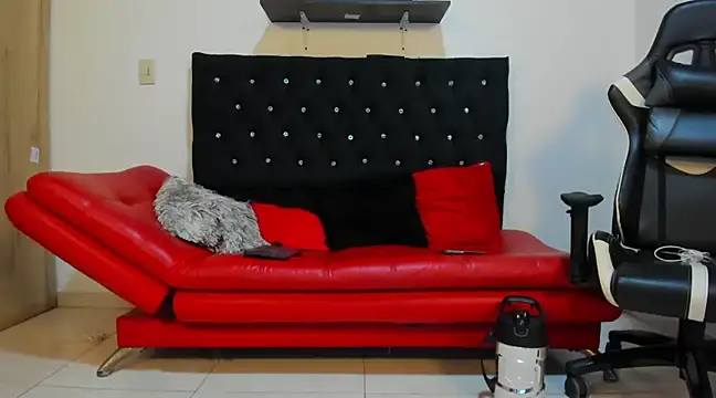 Snapshot of julian_wallace chatting on March 20, 2025, 1:13 am julian wallace online show from March 20, 2025, 1:13 am