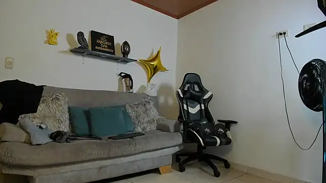 Snapshot of julian_wallace chatting on October 8, 2025, 3:31 pm julian wallace online show from October 8, 2025, 3:31 pm