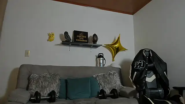 Snapshot of julian_wallace chatting on October 15, 2025, 5:07 am julian wallace online show from October 15, 2025, 5:07 am