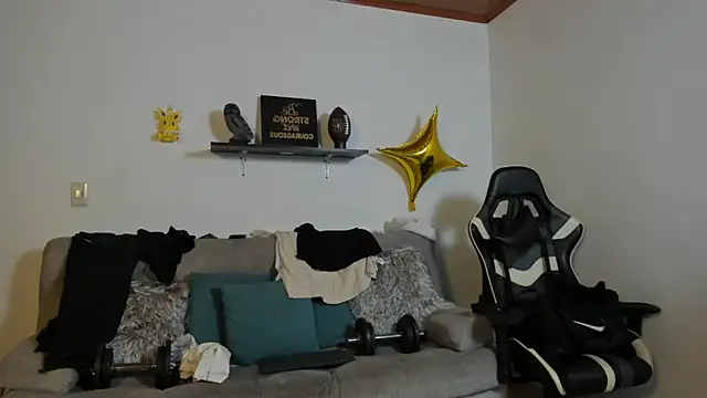 Snapshot of julian_wallace chatting on November 27, 2025, 6:10 pm julian wallace online show from November 27, 2025, 6:10 pm