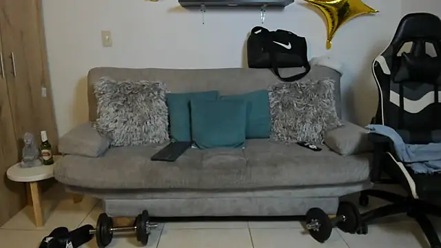 Snapshot of julian_wallace chatting on December 5, 2025, 4:58 pm julian wallace online show from December 5, 2025, 4:58 pm