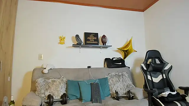 Snapshot of julian_wallace chatting on December 14, 2025, 9:19 pm julian wallace online show from December 14, 2025, 9:19 pm