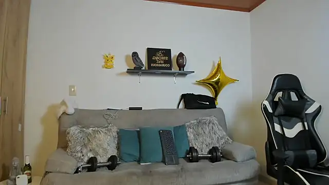 Snapshot of julian_wallace chatting on December 15, 2025, 6:01 pm julian wallace online show from December 15, 2025, 6:01 pm