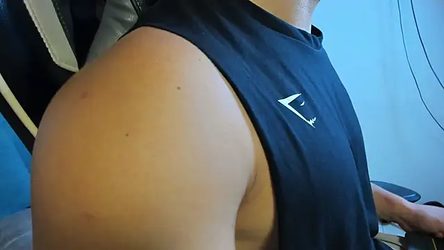 Snapshot of julian_wallace chatting on January 6, 2026, 9:07 pm julian wallace online show from January 6, 2026, 9:07 pm