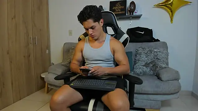 Snapshot of julian_wallace chatting on January 17, 2026, 2:22 pm julian wallace online show from January 17, 2026, 2:22 pm