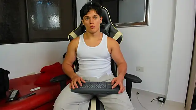 Snapshot of julian_wallace chatting on February 2, 2026, 7:34 pm julian wallace online show from February 2, 2026, 7:34 pm