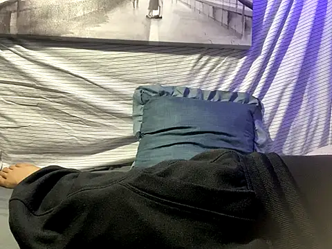 Snapshot of BigMac1596 chatting on September 25, 2025, 9:35 am BigMac1596 online show from September 25, 2025, 9:35 am