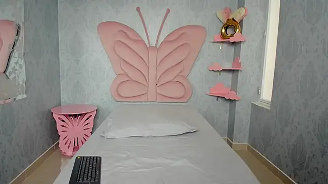 MaddyCute4u online show from February 19, 2025, 4:55 pm