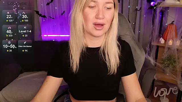 MilaBott online show from October 28, 2025, 8:11 pm