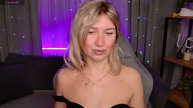 MilaBott online show from November 23, 2025, 8:19 pm