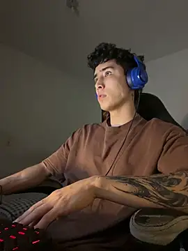 gojo satoru 18 online show from December 17, 2025, 1:55 am