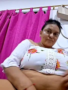 Snapshot of Horny-Mommy-Dirty chatting on July 1, 2026, 2:35 am Horny-Mommy-Dirty online show from July 1, 2026, 2:35 am