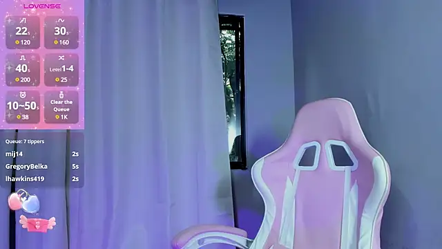 suzanelee online show from February 3, 2025, 10:11 pm