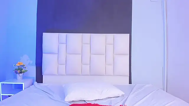 suzanelee online show from February 15, 2025, 2:44 pm