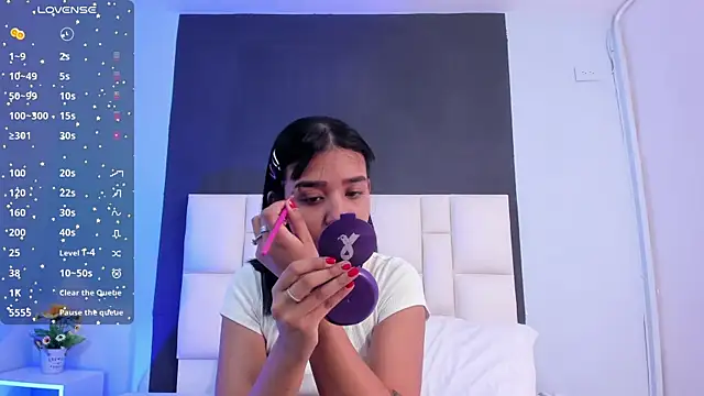 suzanelee online show from March 6, 2025, 11:36 am