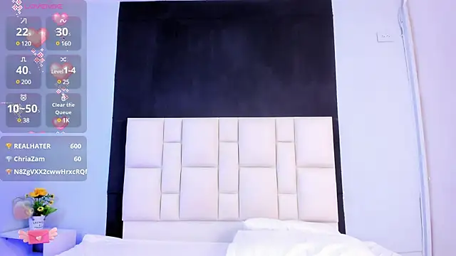 suzanelee online show from March 18, 2025, 2:59 pm