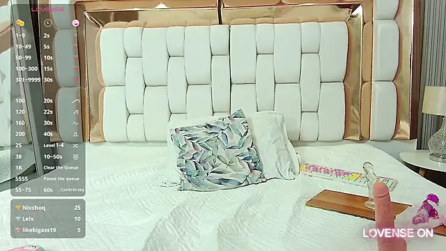 Beautifulskinny18 online show from January 24, 2025, 11:02 pm