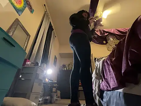 wynterheat online show from March 7, 2025, 1:31 am