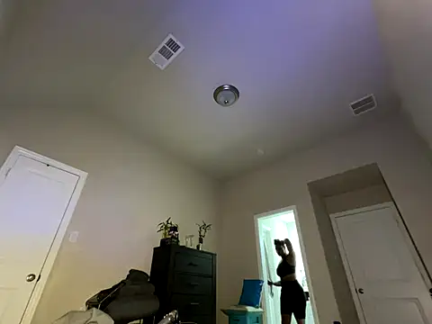 wynterheat online show from October 12, 2025, 1:26 am