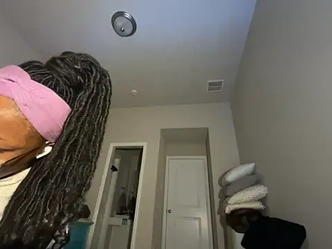 Snapshot of wynterheat chatting on February 3, 2026, 5:05 am wynterheat online show from February 3, 2026, 5:05 am