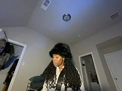 Snapshot of wynterheat chatting on February 6, 2026, 6:51 am wynterheat online show from February 6, 2026, 6:51 am