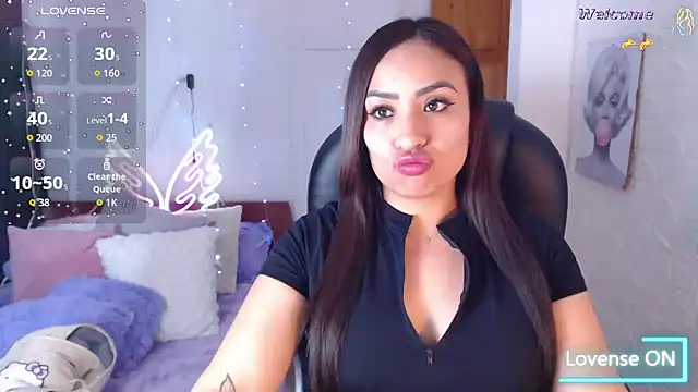 Snapshot of Paulina_627 chatting on April 22, 2026, 5:03 pm Paulina 627 online show from April 22, 2026, 5:03 pm