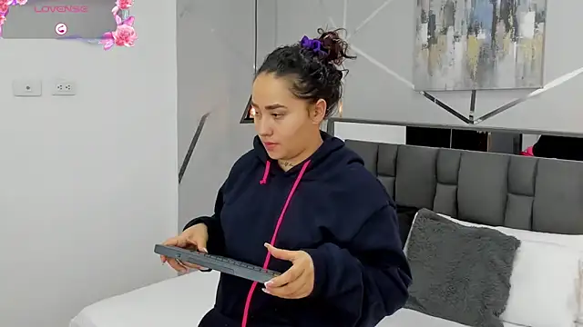 Snapshot of Ayla_martinez chatting on January 30, 2025, 8:11 am Ayla martinez online show from January 30, 2025, 8:11 am