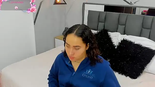 Snapshot of Ayla_martinez chatting on February 4, 2025, 1:45 am Ayla martinez online show from February 4, 2025, 1:45 am