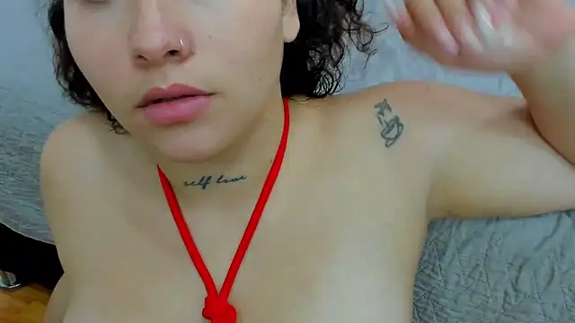 Snapshot of Ayla_martinez chatting on February 8, 2025, 7:48 am Ayla martinez online show from February 8, 2025, 7:48 am
