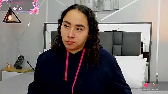 Snapshot of Ayla_martinez chatting on February 18, 2025, 1:43 am Ayla martinez online show from February 18, 2025, 1:43 am