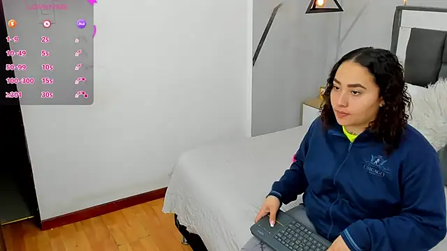Snapshot of Ayla_martinez chatting on February 21, 2025, 1:22 am Ayla martinez online show from February 21, 2025, 1:22 am