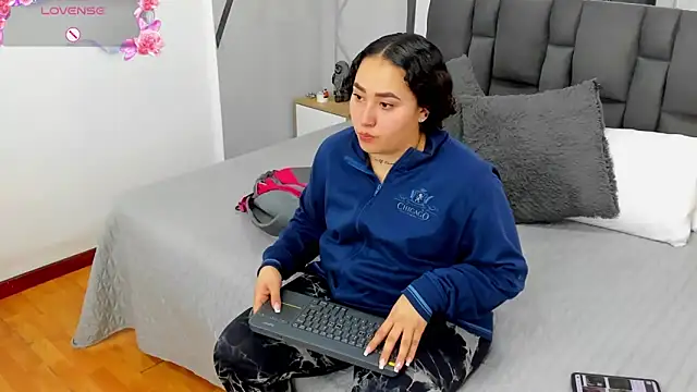 Snapshot of Ayla_martinez chatting on March 5, 2025, 1:52 am Ayla martinez online show from March 5, 2025, 1:52 am