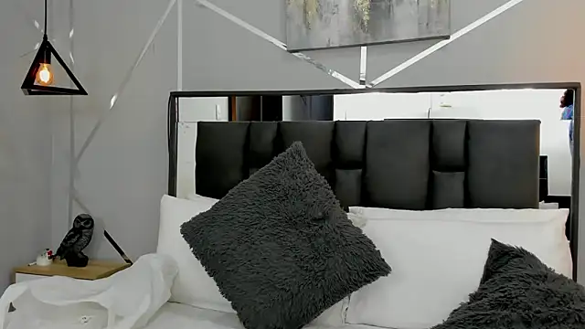 Snapshot of Ayla_martinez chatting on March 7, 2025, 2:25 am Ayla martinez online show from March 7, 2025, 2:25 am