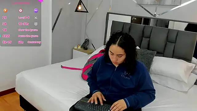 Snapshot of Ayla_martinez chatting on March 9, 2025, 1:14 am Ayla martinez online show from March 9, 2025, 1:14 am