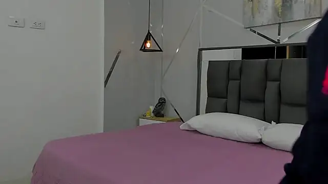 Snapshot of Ayla_martinez chatting on March 14, 2025, 1:48 am Ayla martinez online show from March 14, 2025, 1:48 am
