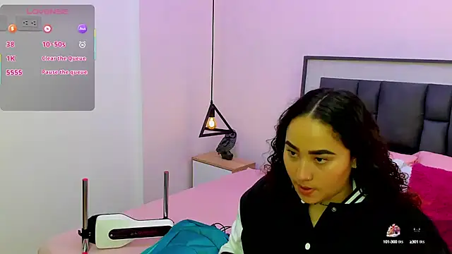 Snapshot of Ayla_martinez chatting on September 26, 2025, 2:37 am Ayla martinez online show from September 26, 2025, 2:37 am