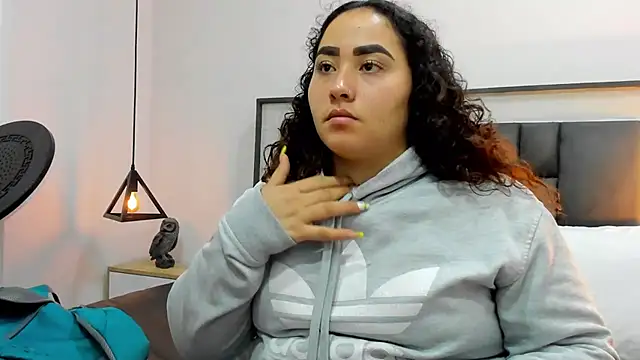 Snapshot of Ayla_martinez chatting on October 5, 2025, 2:32 am Ayla martinez online show from October 5, 2025, 2:32 am