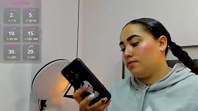 Snapshot of Ayla_martinez chatting on October 11, 2025, 1:38 am Ayla martinez online show from October 11, 2025, 1:38 am
