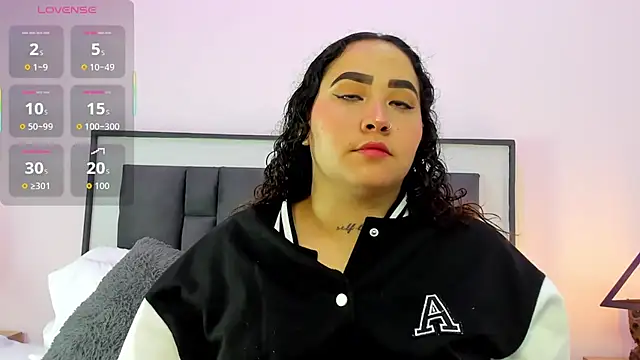 Snapshot of Ayla_martinez chatting on October 13, 2025, 2:00 am Ayla martinez online show from October 13, 2025, 2:00 am