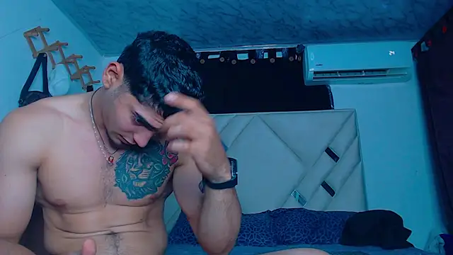 Rich boy01 online show from January 30, 2025, 11:02 pm