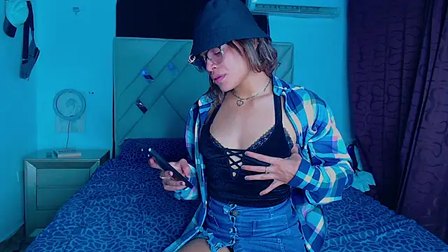 Rich boy01 online show from February 9, 2025, 2:49 am