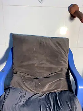 Bella cum online show from December 3, 2025, 2:26 pm