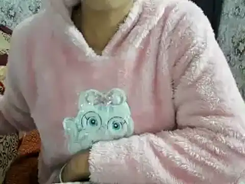 aarjulove online show from January 3, 2025, 4:16 pm