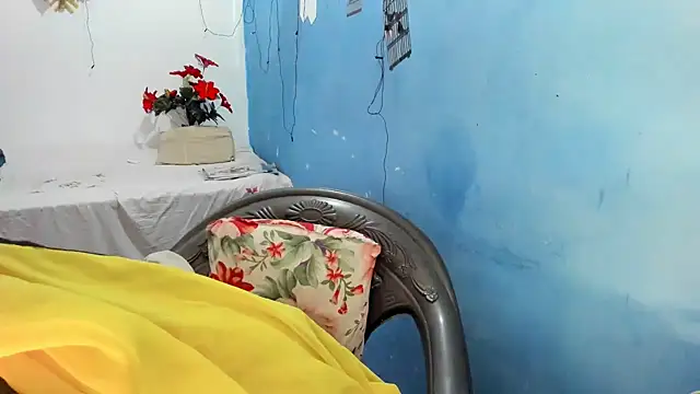 aarjulove online show from December 2, 2025, 3:29 pm