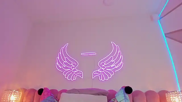  scarletmoore online show from March 5, 2025, 10:33 am