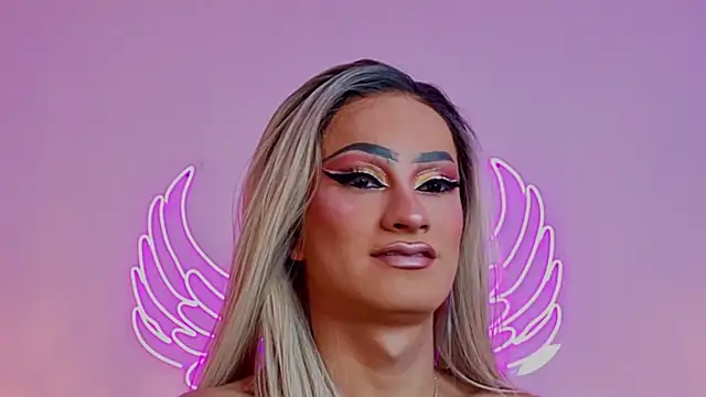  scarletmoore online show from September 20, 2025, 9:32 am