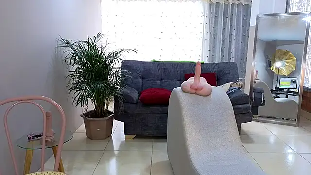 Snapshot of camil_milfdream chatting on January 23, 2025, 2:28 pm camil milfdream online show from January 23, 2025, 2:28 pm