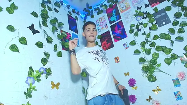 Snapshot of stevan1855 chatting on March 29, 2026, 3:39 am stevan1855 online show from March 29, 2026, 3:39 am